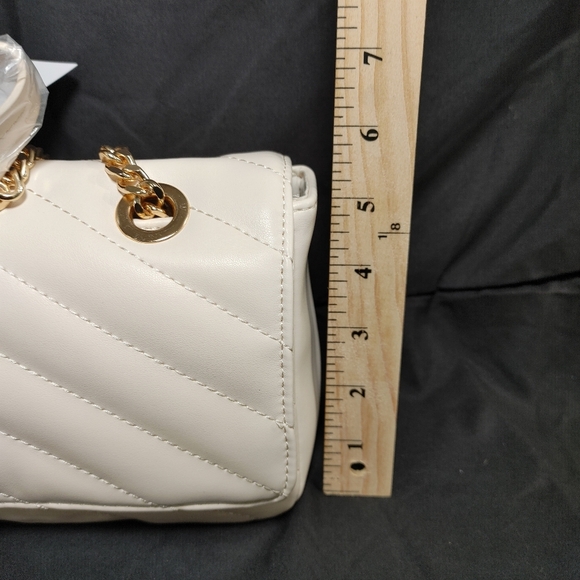 The Drop Cream Quilted Shoulder Bag with Gold Chain - Picture 9 of 11